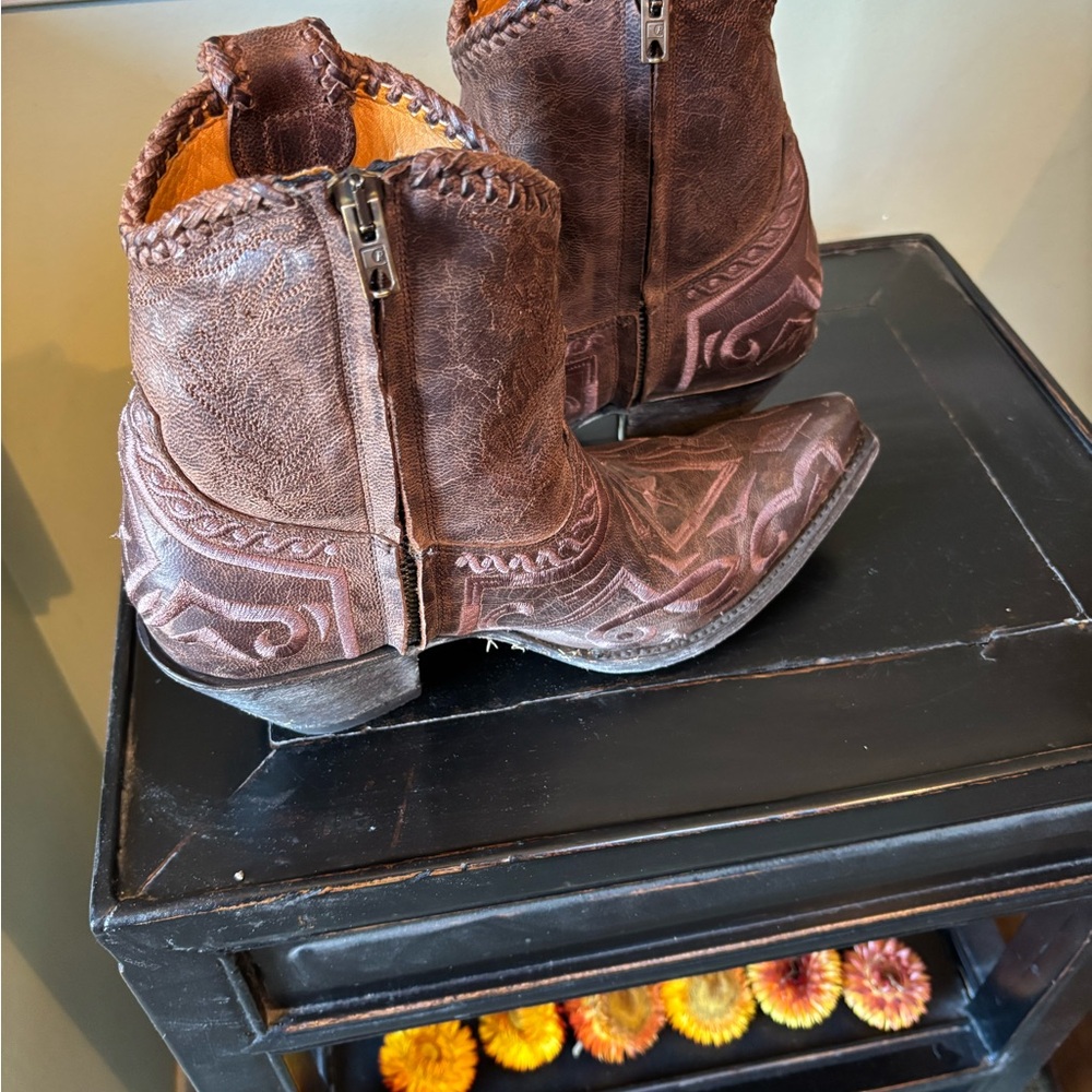 Old Gringo Chale Stitch 7” booties - Picture 4 of 12
